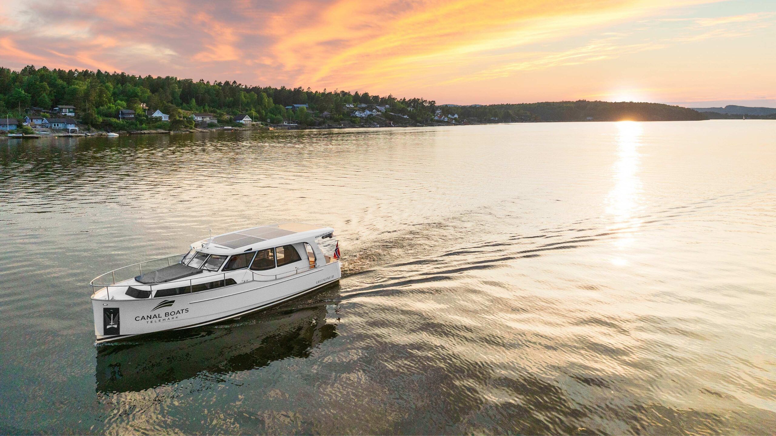 Greenline 33 E-Drive - Eco friendly Electric Boat.